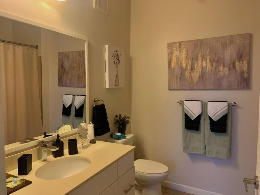 Apartment Contemporary Cozy *
